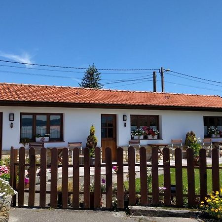 Apartamentos Rurales Knicasia Quintueles Eksteriør billede